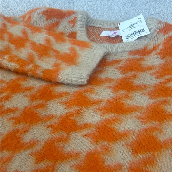 Orange and Cream Houndstooth children’s Sweater size M (10/12) - Picture 2 of 5
